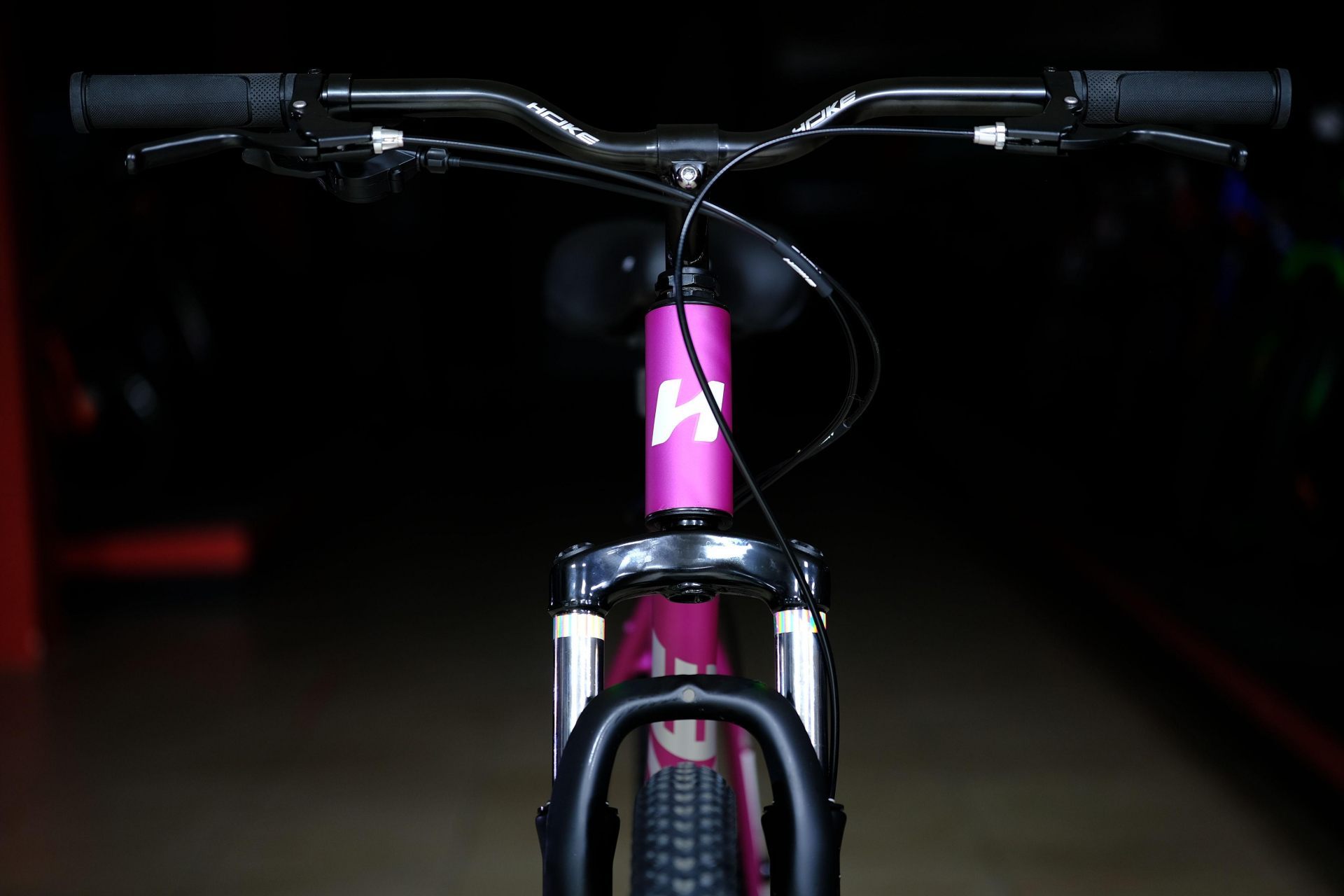 Вилка амортизационная пружинная 80 mm  HOKE Jade 100 MD матовый фиолетовый-белый 19