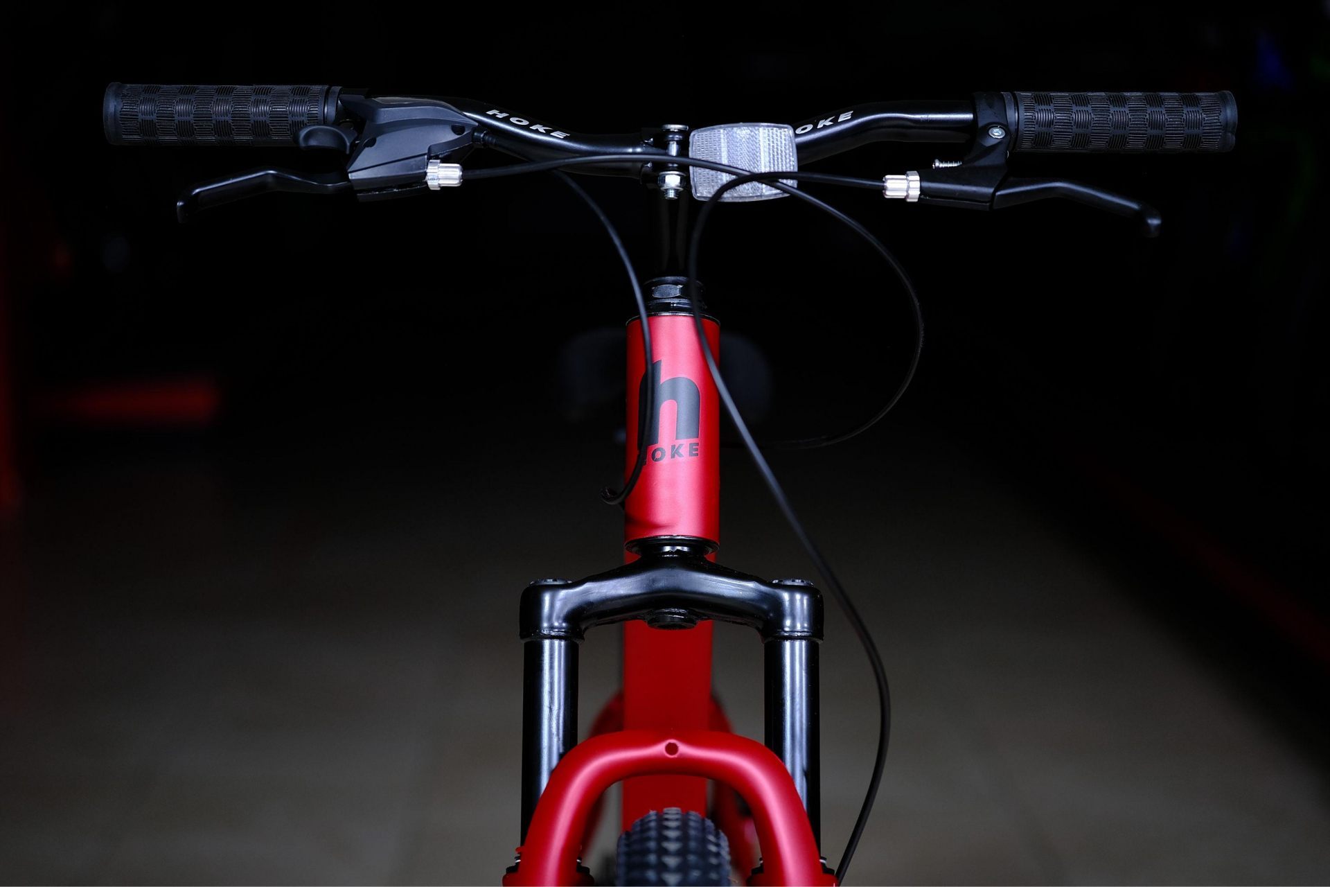 Амортизационная пружинная вилка HOKE ONE WAY 24 матовый красный-чёрный