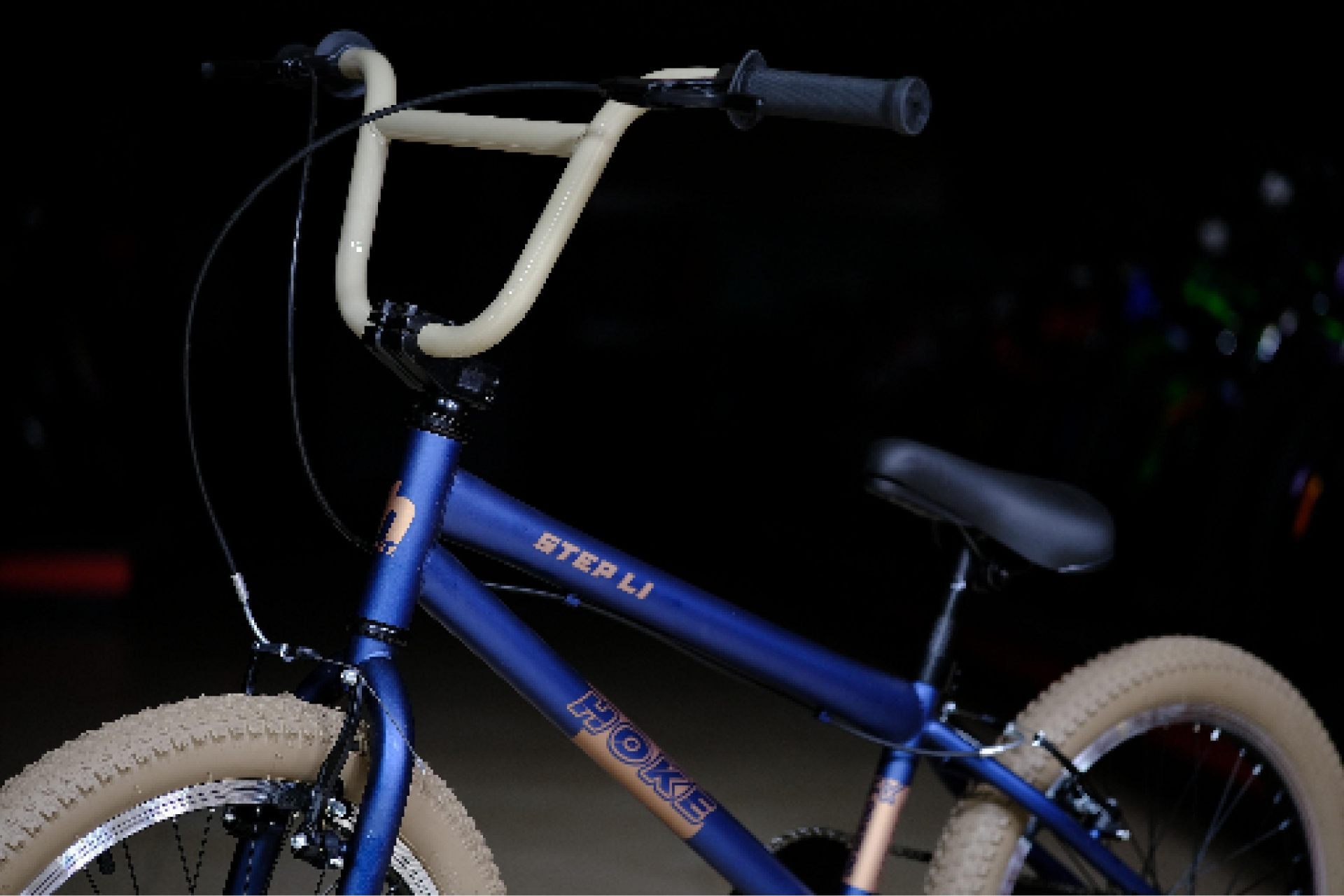 Жесткая стальная вилка HOKE BMX Step L1 матовый тёмно-синий