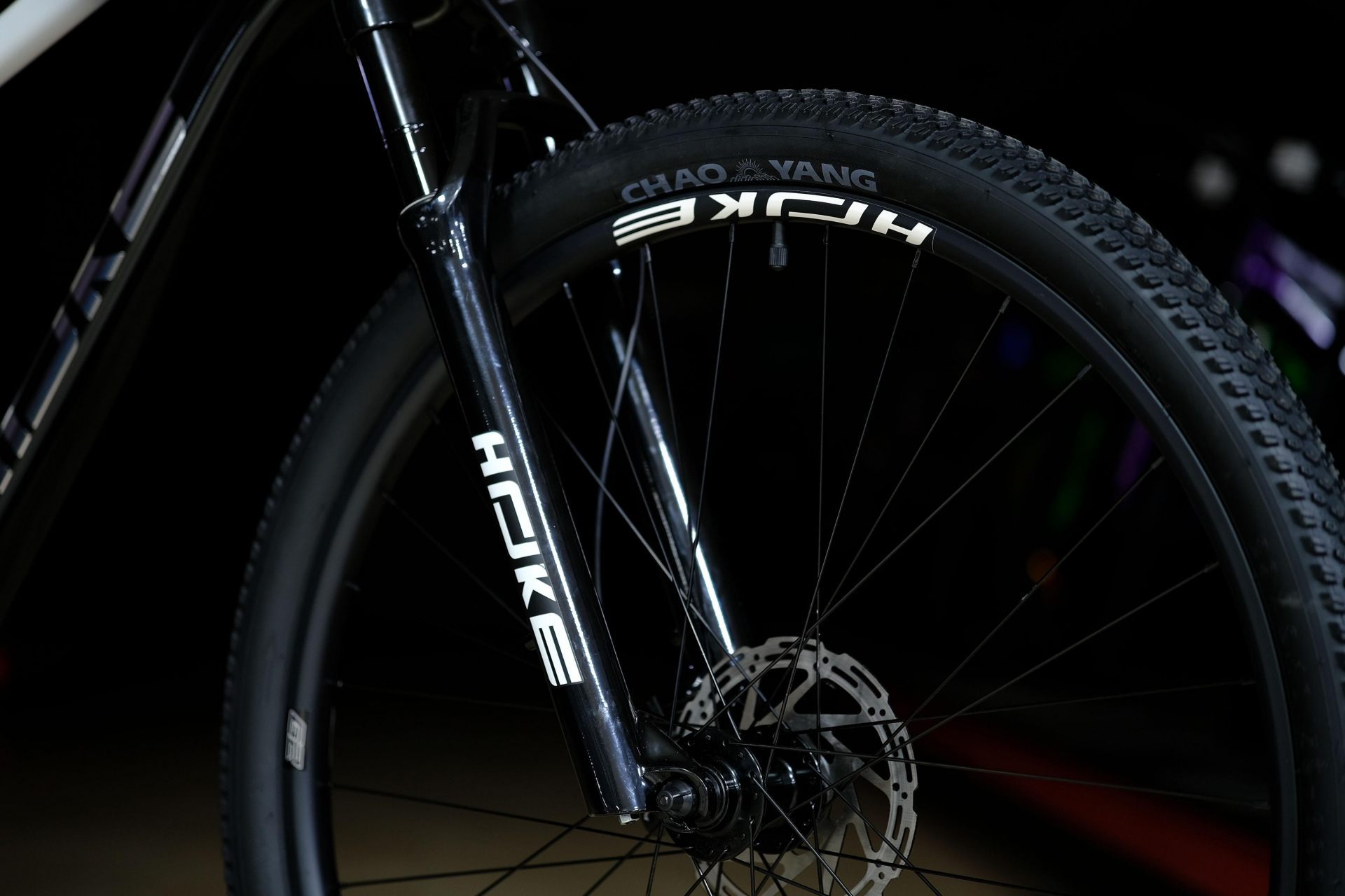 Обод 29 двойной усиленный ширина 30 mm, втулки алюминиевые на промах эксцентрики WZ-282 HOKE 7 Way 29 HD матовый чёрный 23